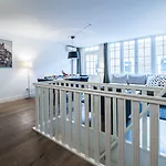 Centre Harbour Aparthotel 3*