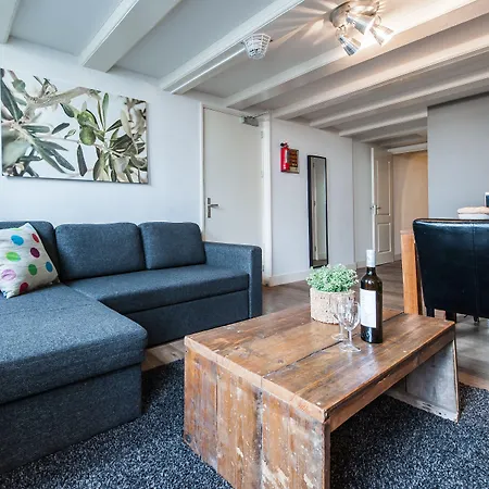 Centre Harbour מלון דירות 3*