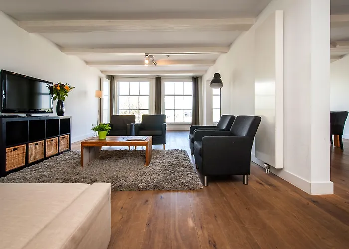 Centre Harbour Aparthotel 3*