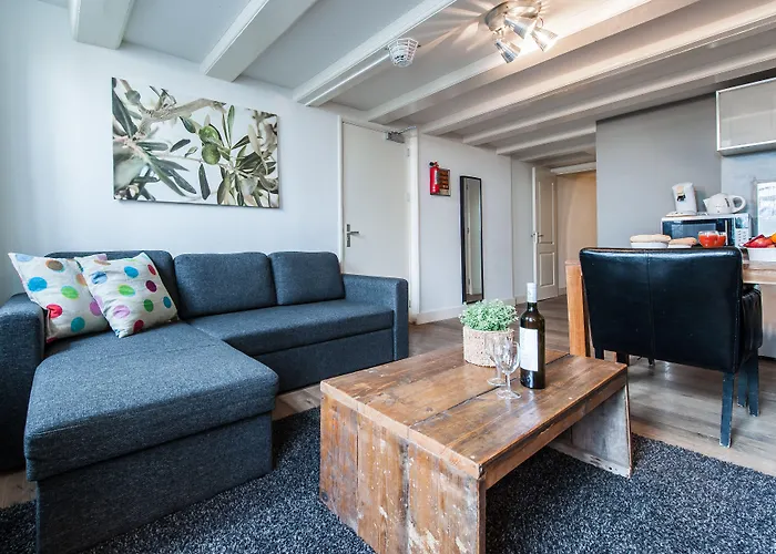 Centre Harbour Aparthotel 3*