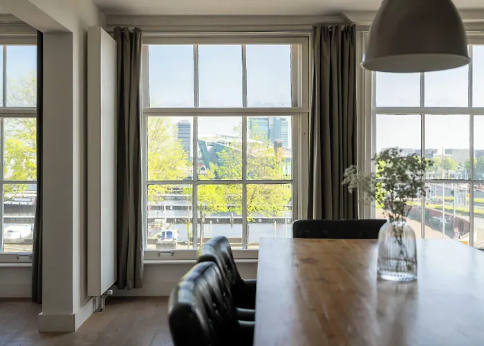 Centre Harbour Aparthotel