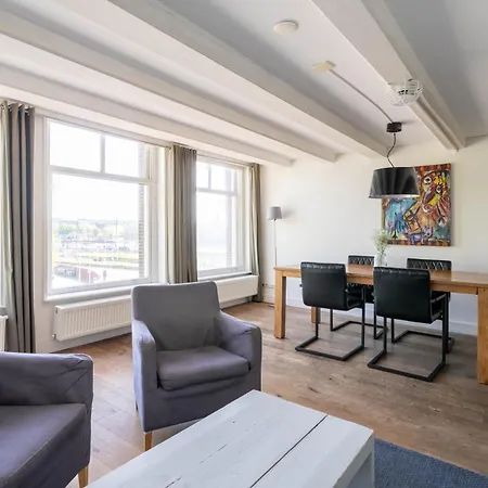 Centre Harbour Aparthotel