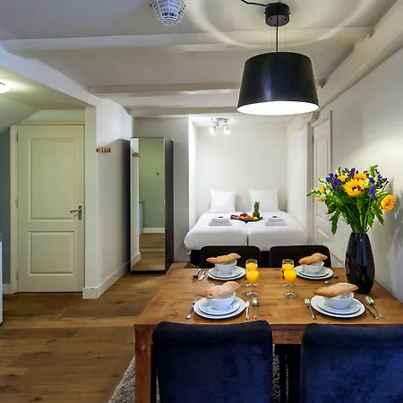 Centre Harbour Aparthotel 3*