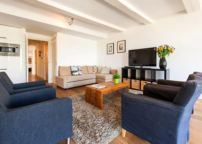 Centre Harbour Aparthotel 3*